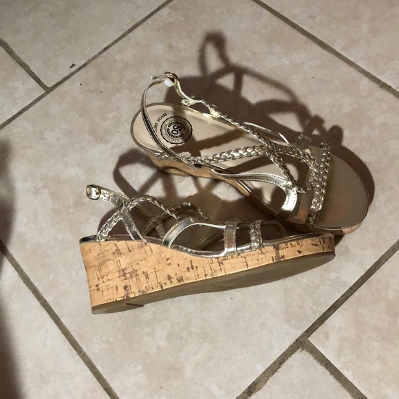 High heals - Picture 1 of 2